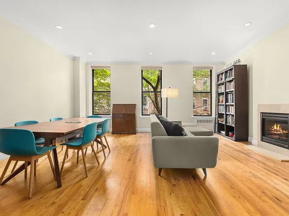 33 Saint Marks Pl #2, Brooklyn, NY 11217