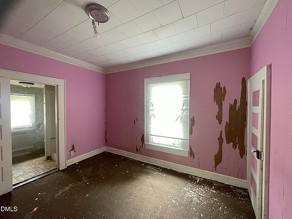 5th image of 904 Stokes St