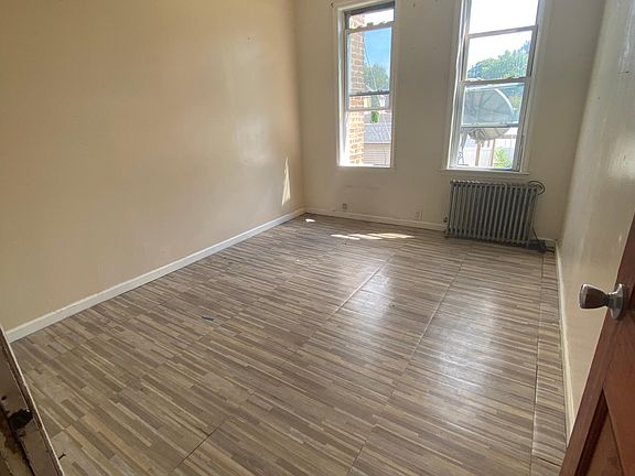 4th image of 9108 Liberty Ave #2
