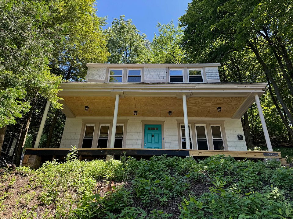1st image of 831 Lancaster Ave