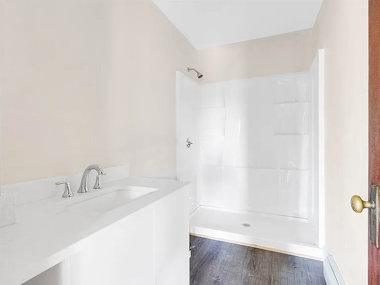 4 Glade St #3 — Photo 14