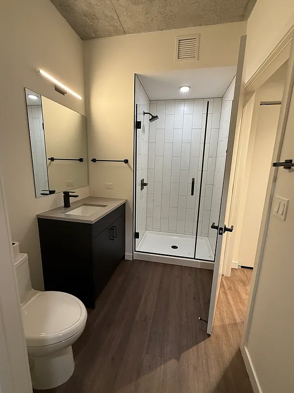 Studio, 1.0 bath, 530 sqft, $2,415 — Photo 3