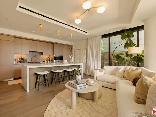 8420 Sunset Blvd Unit 107, West Hollywood, CA 90069