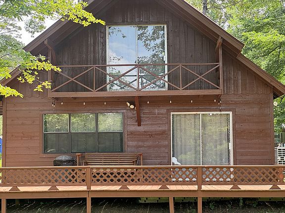 2nd image of 190 Timberlane Loop