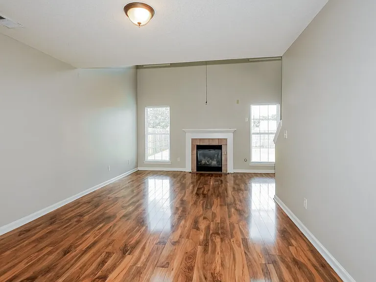 7335 Red Maple Dr — Photo 6