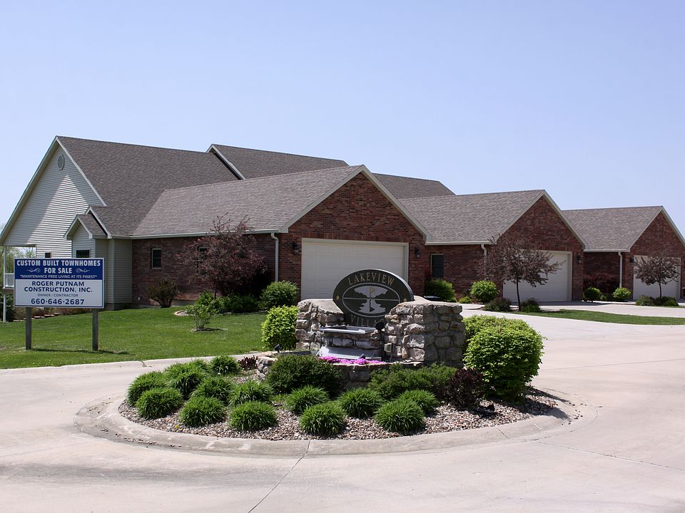 1st image of 17 Lakeview Village