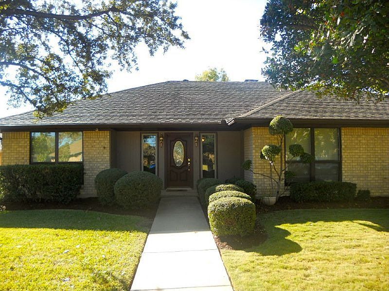 1st image of 1940 Sussex Dr