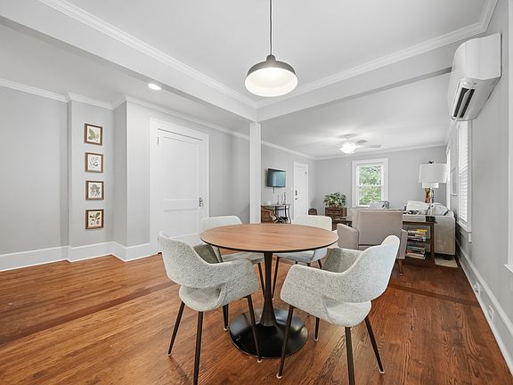 3rd image of 209 S King St #2