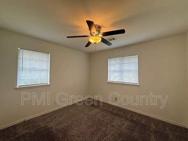 8174 E 31st Pl — Photo 16