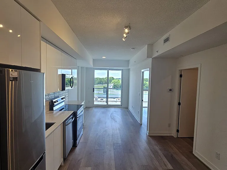 33 Erie Ave #614 — Photo 4