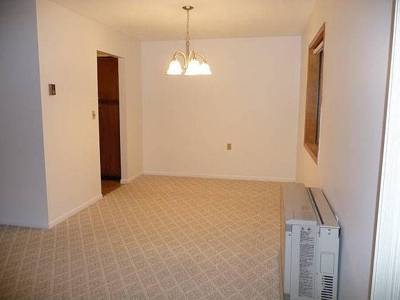 Nice dining room space