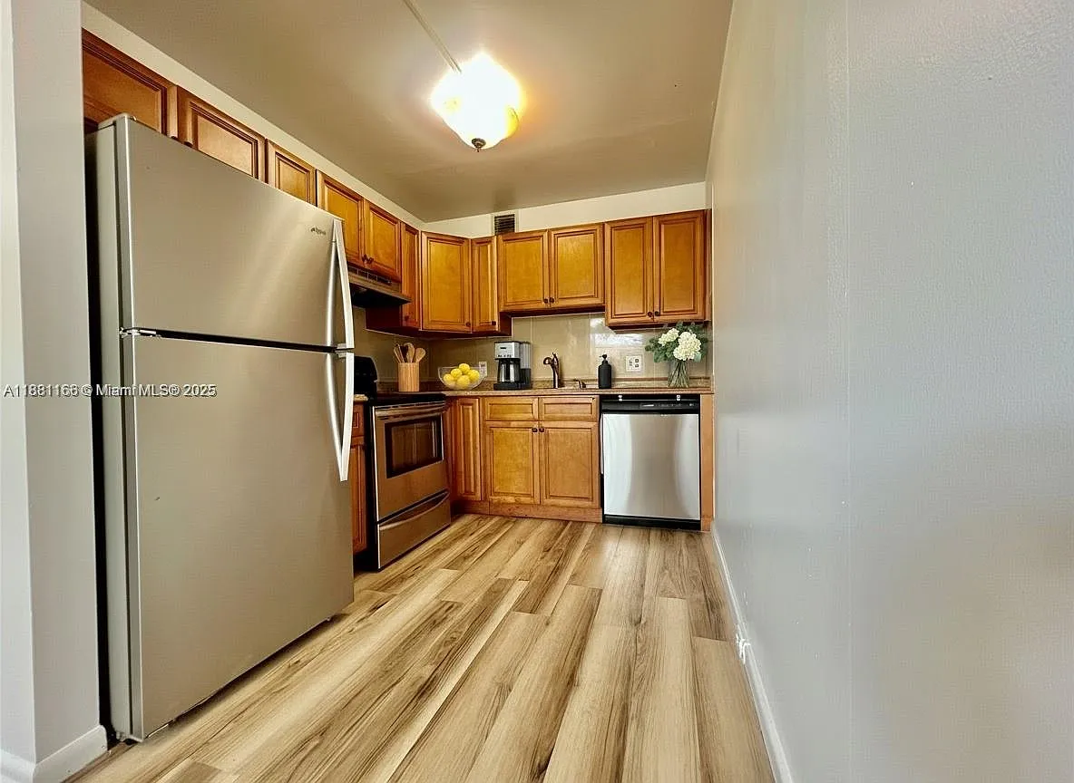 2 bed, 1100 sqft, $2,000 — Photo 3