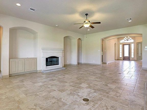3rd image of 4110 Candlewood Ln