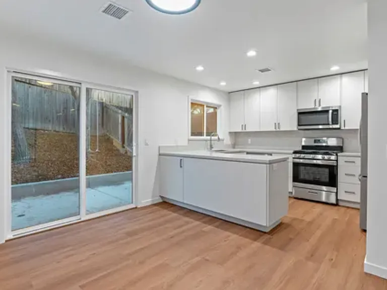 728 Walnut Dr #2 — Photo 2