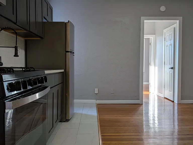 753-758 Jersey Ave #4 — Photo 2