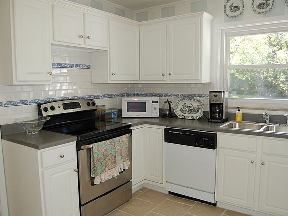 4th image of 1321 SW Bradford Ln