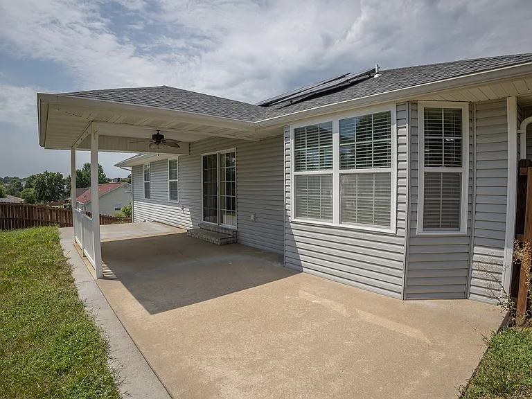 3725 Oxford Rd — Photo 38