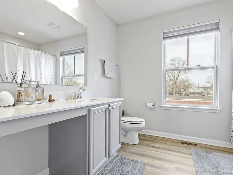 212 Haugh St — Photo 12