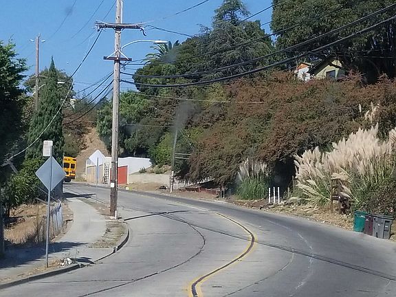 4th image of 7405 Hillmont Dr