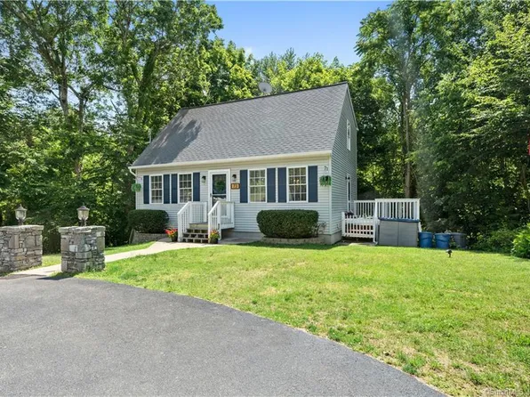 73 Stonybrook Road, Ledyard, CT 06335