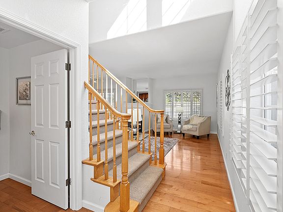 5th image of 167 Orchard Oak Cir