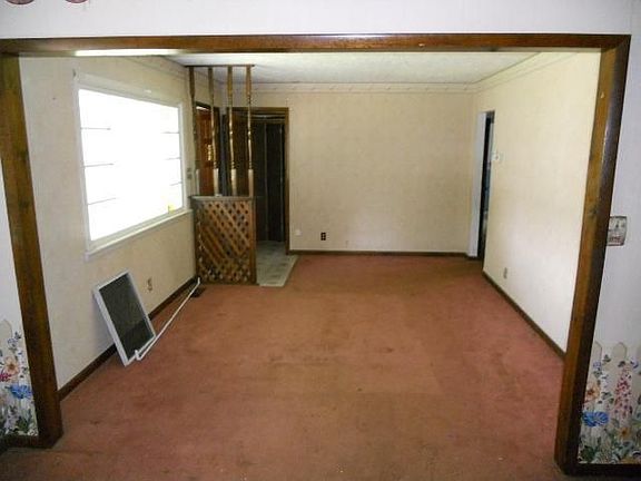 3rd image of 1421 Phillips Dr
