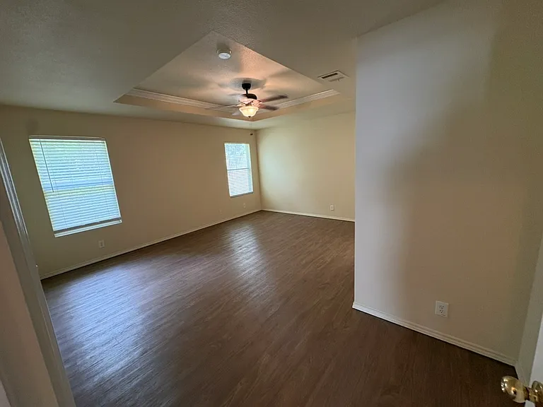 137 Michelle Ln — Photo 5