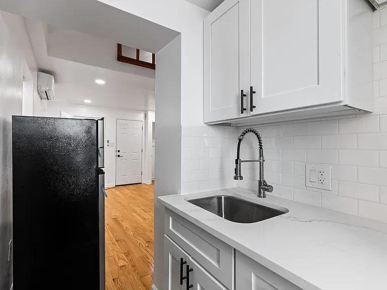 1223 Spruce St #2R — Photo 7