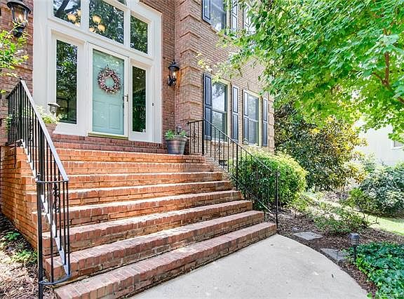 5th image of 15605 Warm Springs Ct
