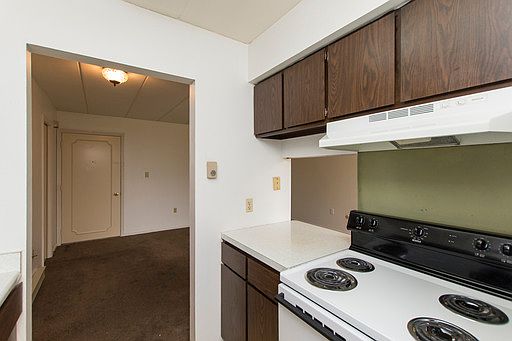 5th image of 335 Hillview Ct APT D-5