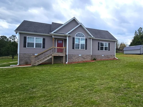 1228 Old County House Rd, Charlotte, TN 37036