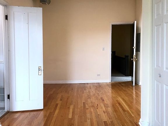 2nd image of 1029 Lake St APT F