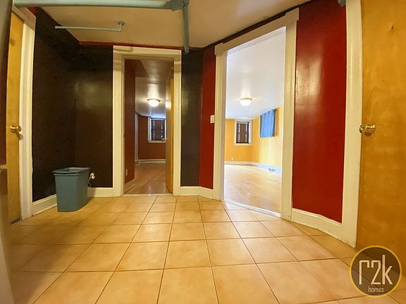 3rd image of 2522 35th St #1B