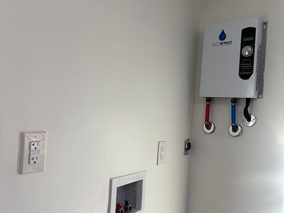 3rd image of 4447 Cogbill Rd