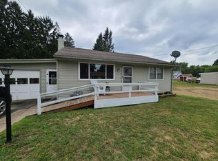 90 Pitney St, Sayre, PA 18840