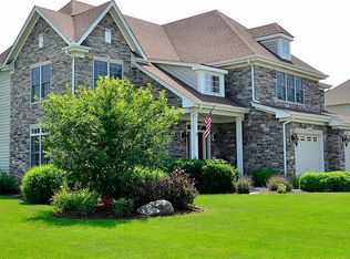 39W793 N Hathaway Ln, Geneva, IL 60134