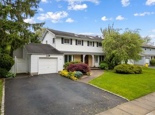 74 Rockland Dr, Jericho, NY 11753