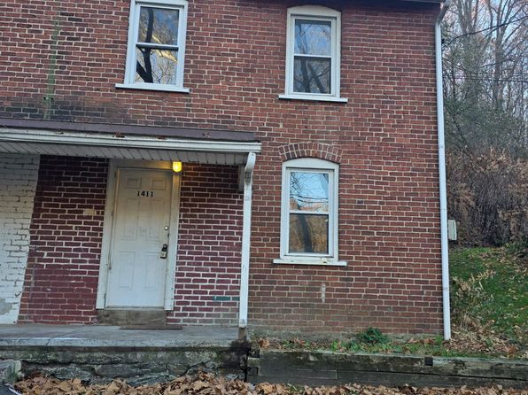 1414 Brick Row