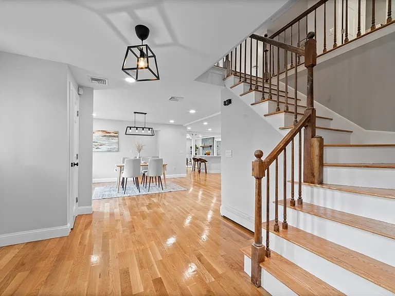 73 Arlington St — Photo 13