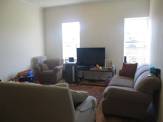 Rented by Urban Real Estate Property Group Inc | media 19