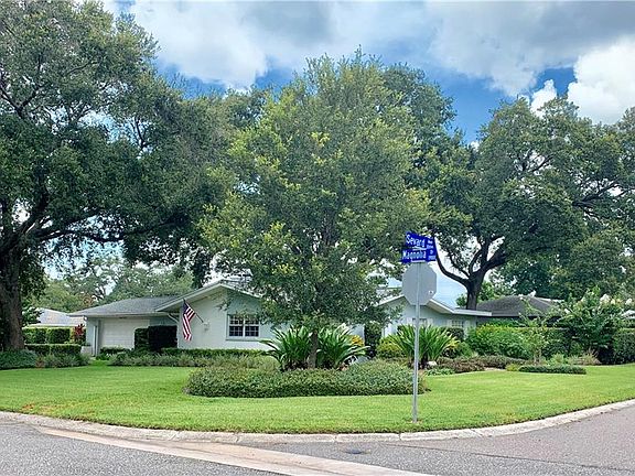 2nd image of 1940 Magnolia Dr