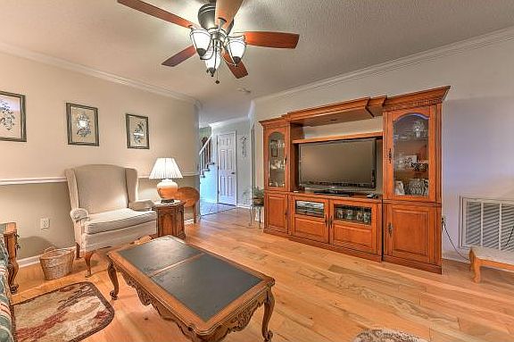 5th image of 302 Milton Ct #0