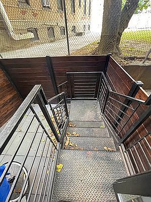 4th image of 921 Washington Ave #750
