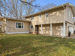 3061 Pine Ridge Dr, Eagan, MN 55121