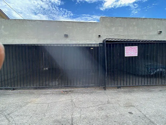 1915 W. Florence Ave. — Photo 7