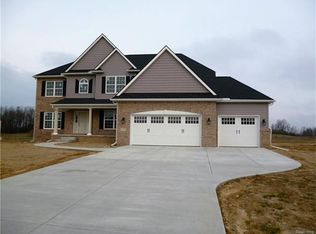 5252 Coulter Lake Blvd, Clarkston, MI 48348