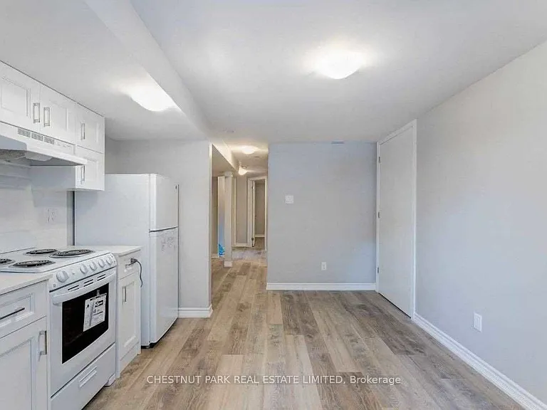 110 Livingstone Ave #LOWER — Photo 6