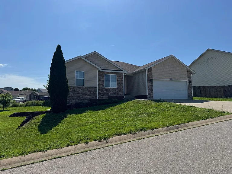 16223 Hershey Rd — Photo 3