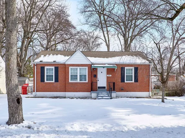 1490 E Duchesne Dr, Florissant, MO 63031