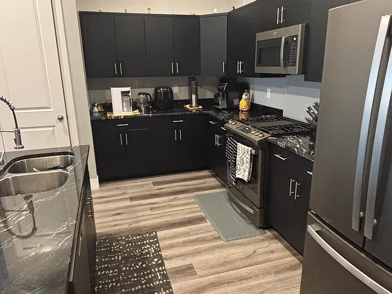 542 W Cedar Dr — Photo 2